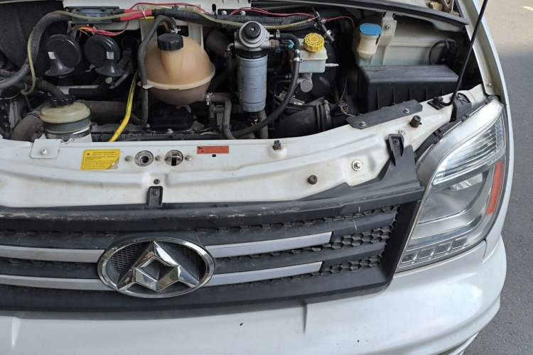 Used SAIC MAXUS V80 RV  Engine Bay Left