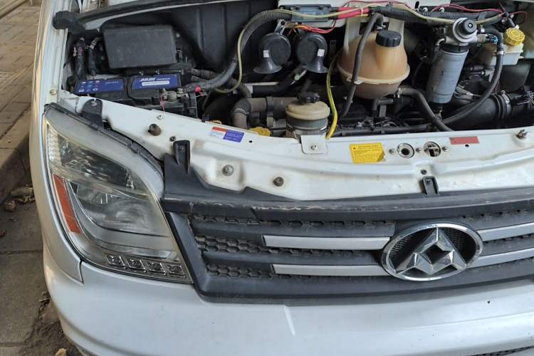 Used SAIC MAXUS V80 RV  Engine Bay Right