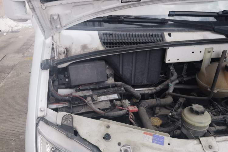 Used SAIC MAXUS V80 RV  Engine Bay Right