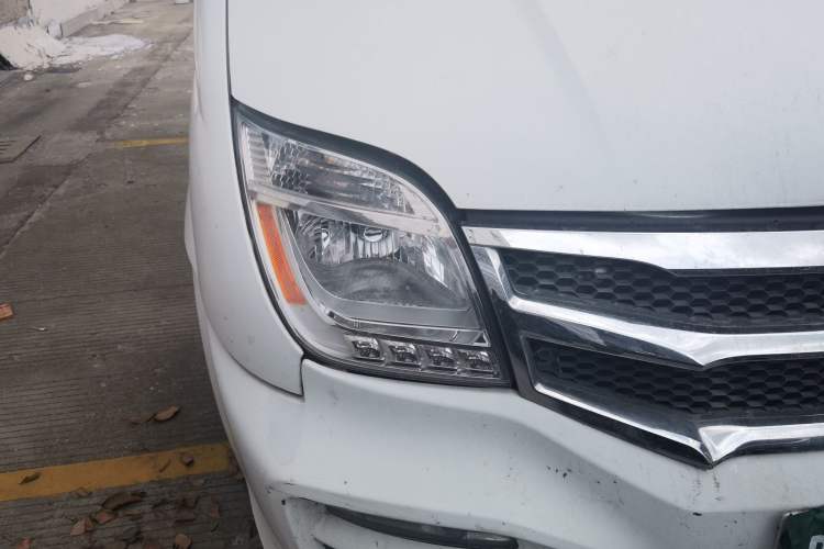 Used SAIC MAXUS V80 RV  Right Front Headlight
