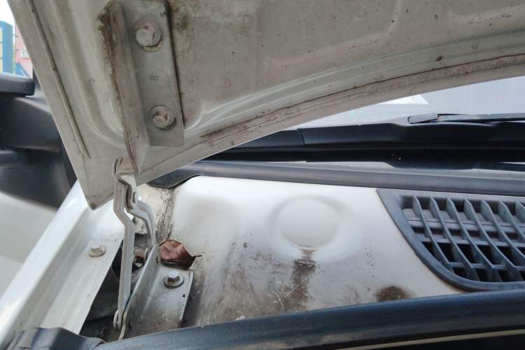 Used SAIC MAXUS V80 RV  Engine Bay Right