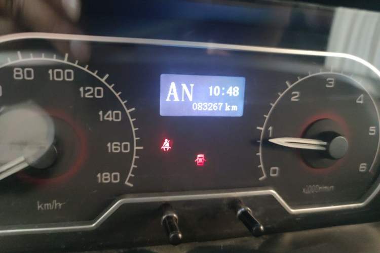 Used SAIC MAXUS V80 RV  Odometer Close Up