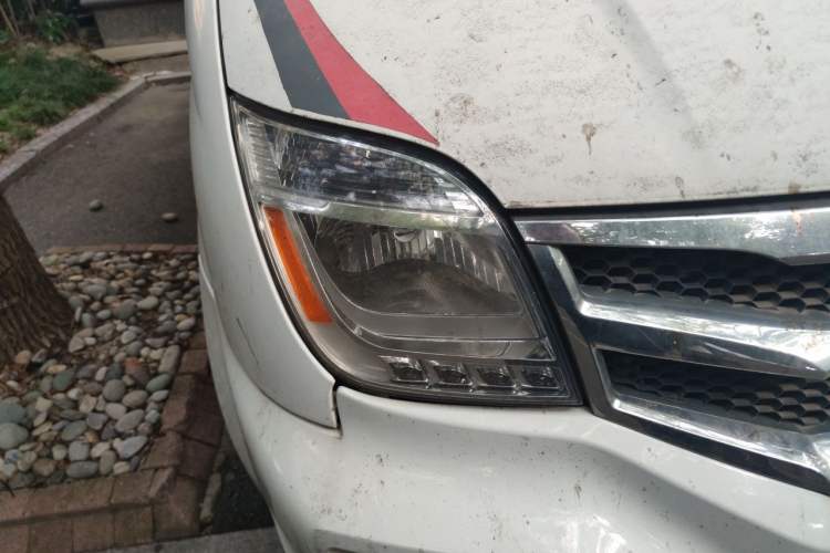 Used SAIC MAXUS V80 RV  Right Front Headlight