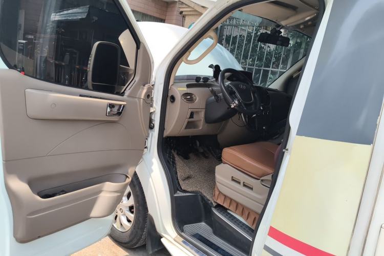Used SAIC MAXUS V80 RV  Driver Seat