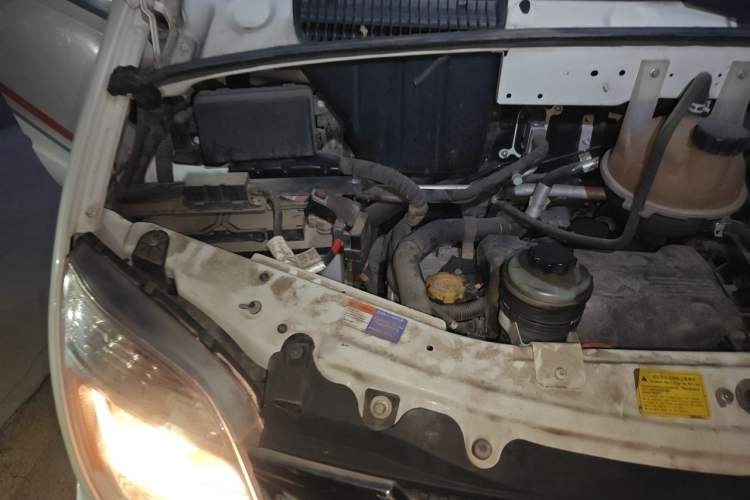 Used SAIC MAXUS V80 RV  Engine Bay Right
