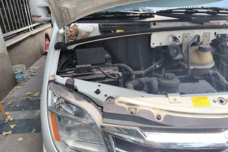 Used SAIC MAXUS V80 RV  Engine Bay Right