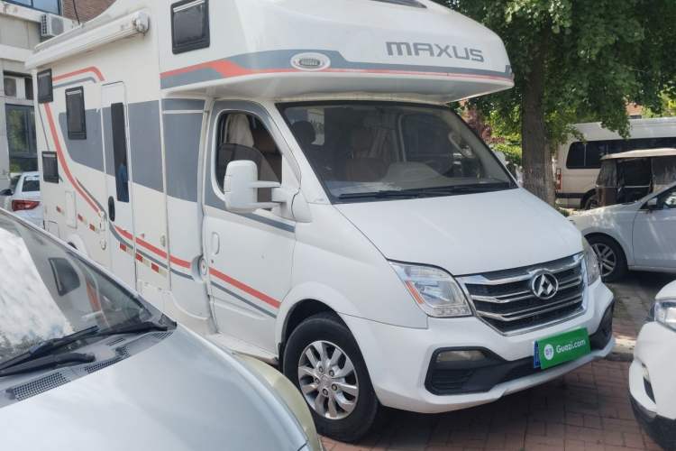 Used SAIC MAXUS V80 RV  Front Right 45 Deg