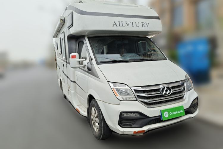 Used SAIC MAXUS V80 RV  Front Right 45 Deg