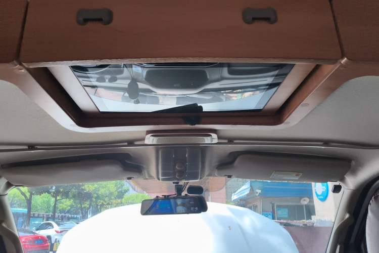Used SAIC MAXUS V80 RV  Headliner
