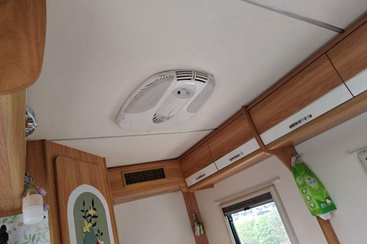 Used SAIC MAXUS V80 RV  Headliner