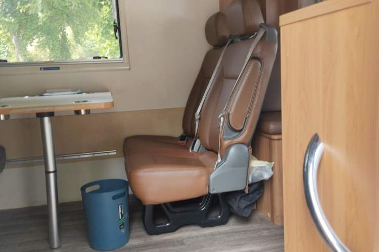 Used SAIC MAXUS V80 RV  Left Rear Seat