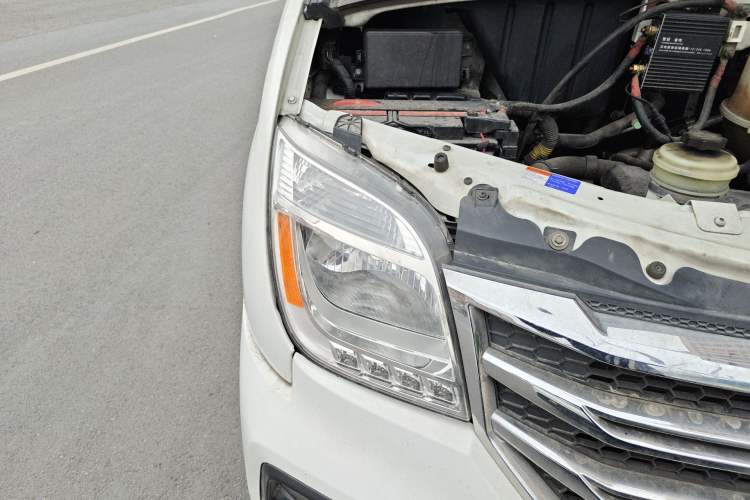 Used SAIC MAXUS V80 RV  Right Front Headlight