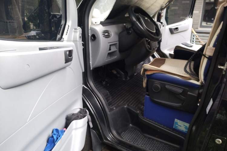 Used SAIC MAXUS V80 RV  Driver Seat