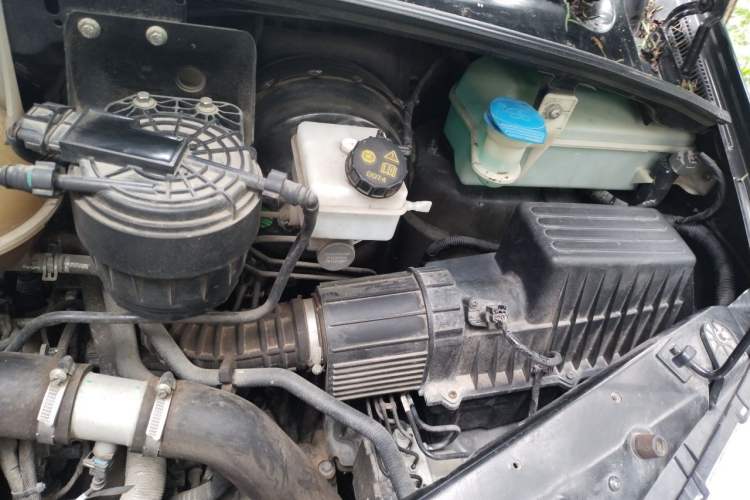 Used SAIC MAXUS V80 RV  Engine Bay Left