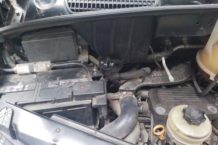 Used SAIC MAXUS V80 RV  Engine Bay Right