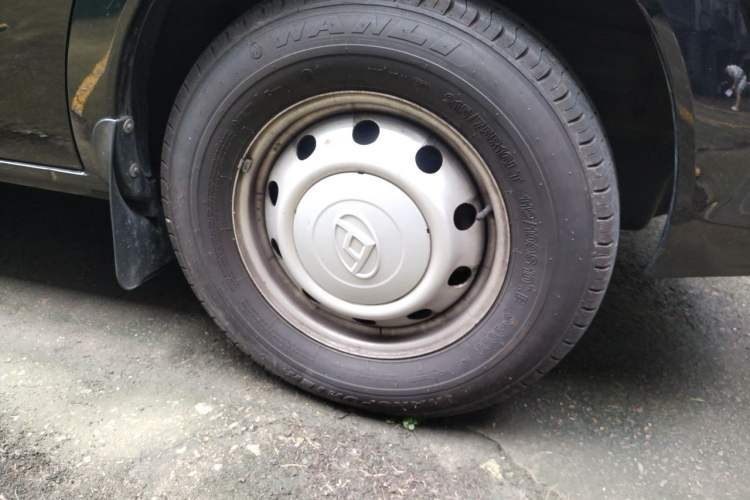 Used SAIC MAXUS V80 RV  Right Front Wheel Hub