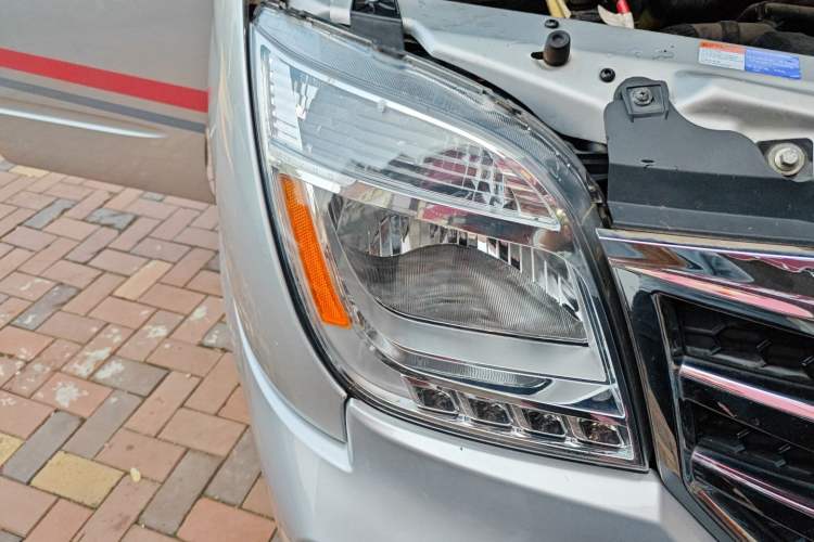 Used SAIC MAXUS V80 RV 2019 RV80 Class B RV with Long Wheelbase Right Front Headlight