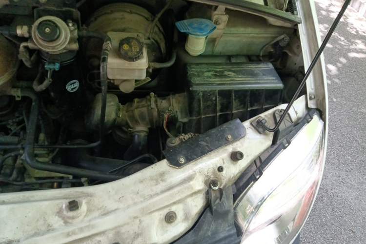 Used SAIC MAXUS V80 RV  Engine Bay Left