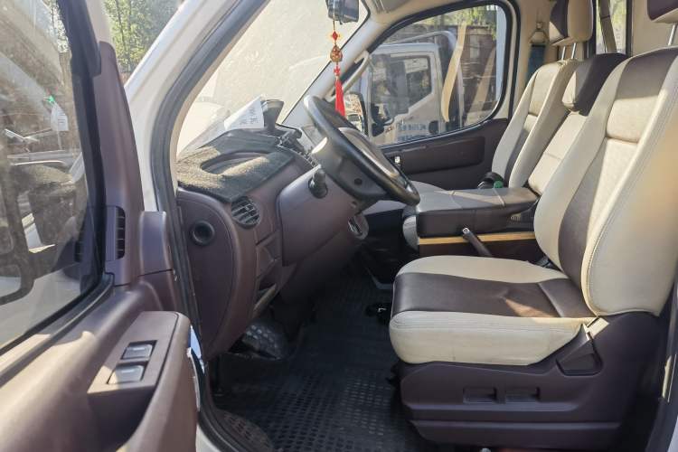Used SAIC MAXUS V80 RV 2019 RV80 Class B RV with Long Wheelbase Left Front Seat