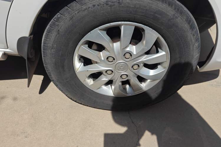 Used SAIC MAXUS V80 RV 2019 RV80 Type C Dynamic Model Right Front Wheel Hub