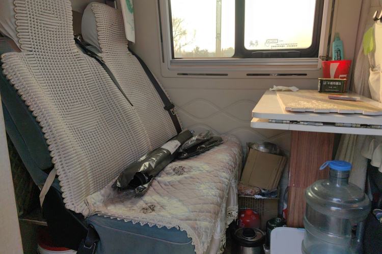 Used SAIC MAXUS V80 RV 2021 2.0T Traveler V80 Self-Propelled Class B RV Comfort Edition with a Horizontal Bed Left Rear Seat
