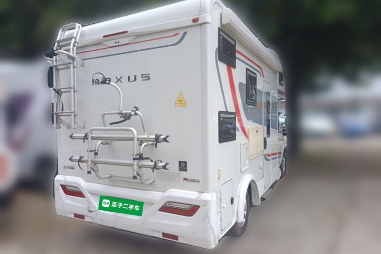 Used SAIC MAXUS V80 RV 2021 2.0T Lifehome V80 RV with a Transverse Bed Exterior 5