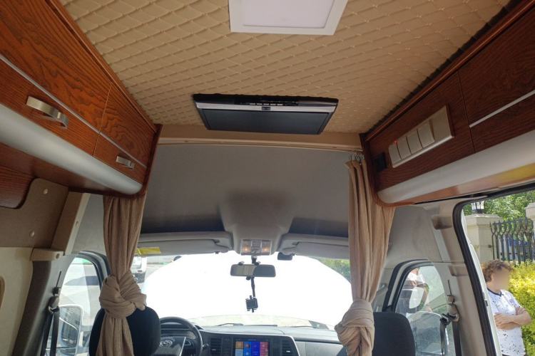 Used SAIC MAXUS V80 RV 2021 2.0T Lifehome V80 RV with a Transverse Bed Headliner