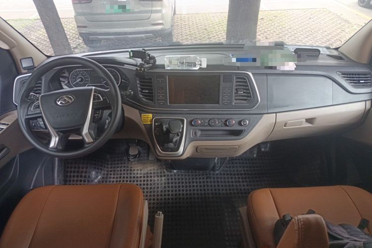 Used SAIC MAXUS V80 RV 2021 2.0T Lifehome V80 RV with a Transverse Bed Interior 2