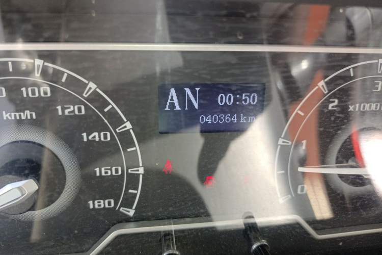 Used SAIC MAXUS V80 RV 2021 2.0T Lifehome V80 RV with a Transverse Bed Odometer Close Up