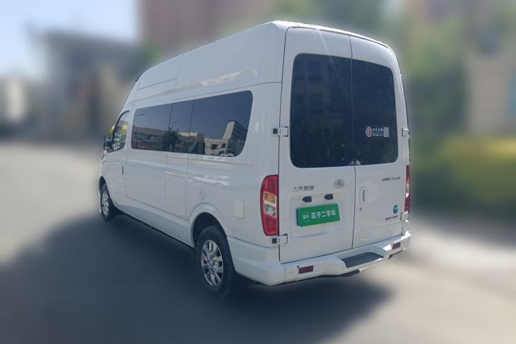 Used SAIC MAXUS V80 RV 2021 2.0T Lifehome V80 RV with a Transverse Bed Rear Left 45 Deg
