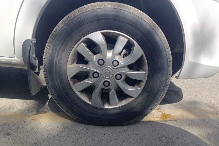 Used SAIC MAXUS V80 RV 2021 2.0T Lifehome V80 RV with a Transverse Bed Right Front Wheel Hub