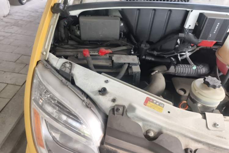 Used SAIC MAXUS V80 RV  Engine Bay Right