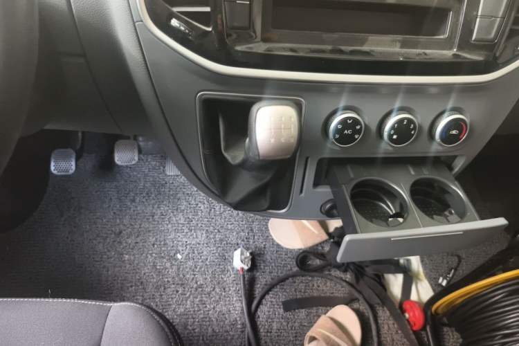 Used SAIC MAXUS V80 RV  Gear Lever
