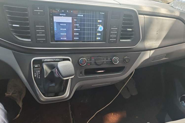 Used SAIC MAXUS V80 RV 2022 2.0T Traveler RVLIFE Camping Edition Audio And AC Panel