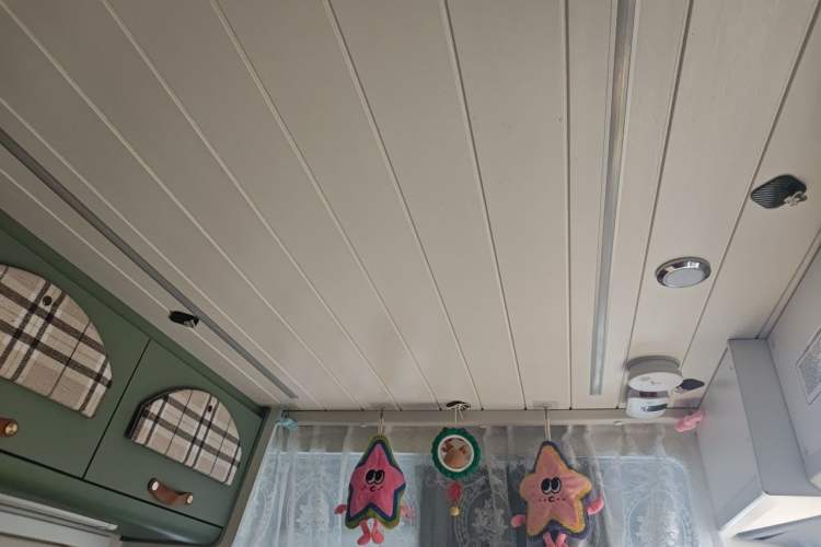 Used SAIC MAXUS V80 RV 2022 2.0T Traveler RVLIFE Camping Edition Headliner