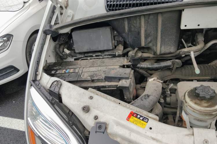 Used SAIC MAXUS V90 RV  Engine Bay Right
