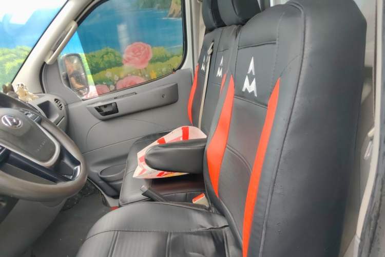 Used SAIC MAXUS V90 RV  Left Rear Seat