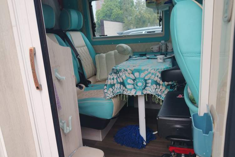 Used SAIC MAXUS V90 RV  Left Rear Seat