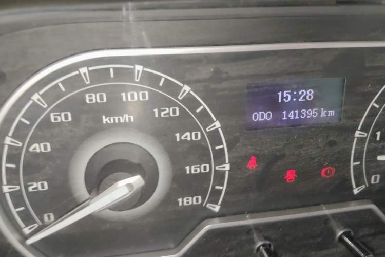Used SAIC MAXUS V90 RV  Odometer Close Up