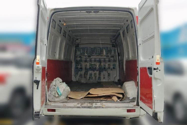 Used SAIC MAXUS V90 RV  Trunk