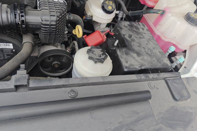 Used SAIC MAXUS V90 RV 2021 Traveler V90 Engine Bay Left