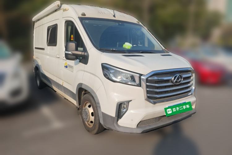 Used SAIC MAXUS V90 RV 2021 2.0T Travel Master V90 Self-Propelled Class B RV Deluxe Edition with a Horizontal Bed Front Right 45 Deg