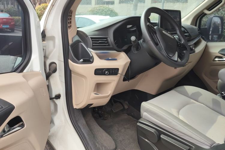 Used SAIC MAXUS V90 RV 2021 Lifestyle V90 Interior 3