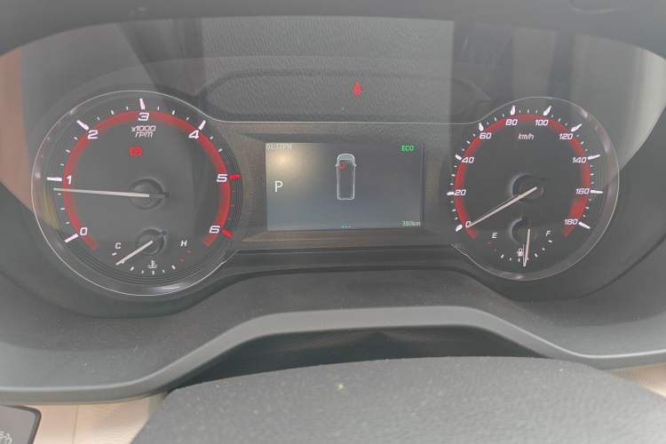 Used SAIC MAXUS V90 RV 2021 Traveler V90 Odometer Close Up