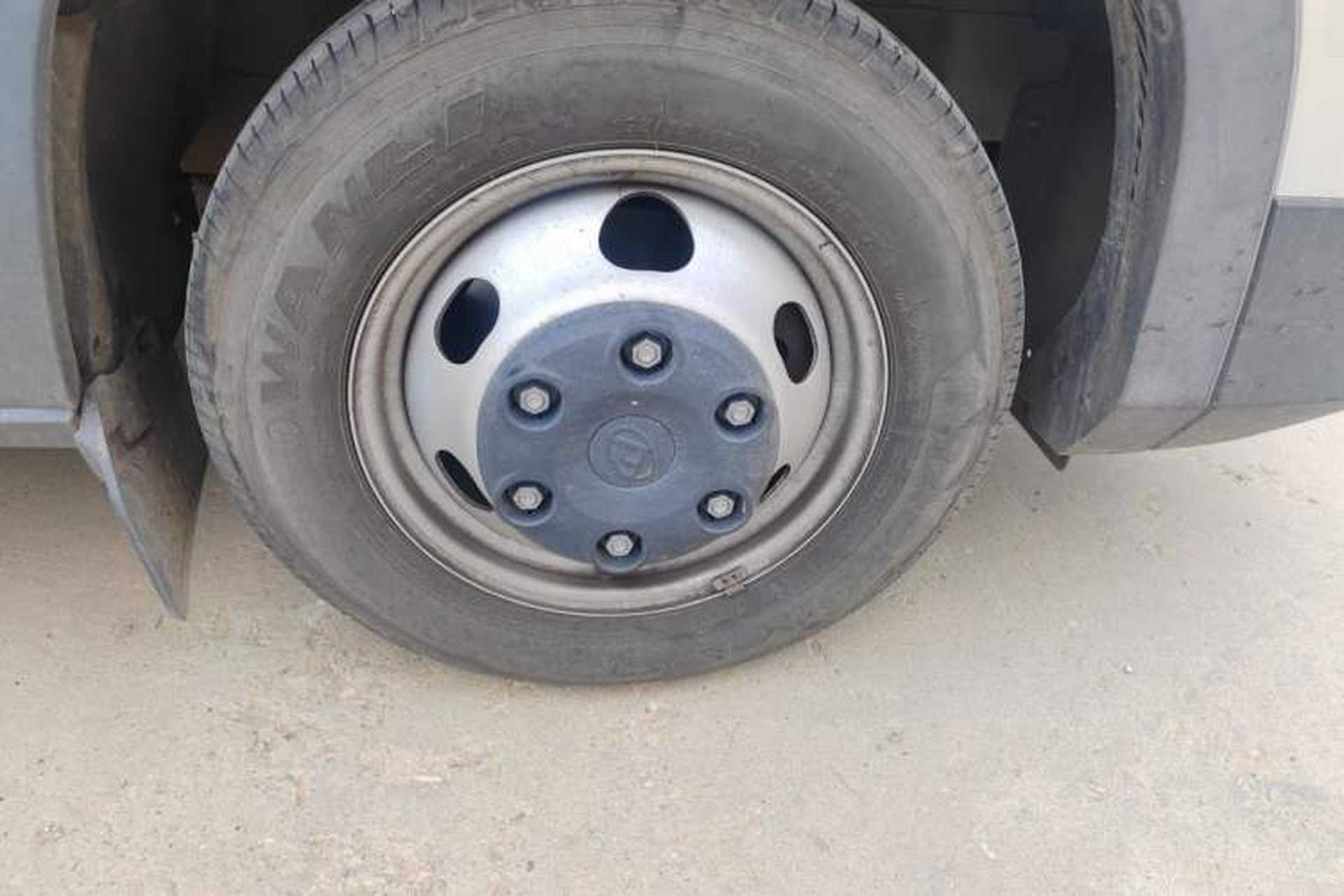 Used SAIC MAXUS V90 RV  Right Front Wheel Hub