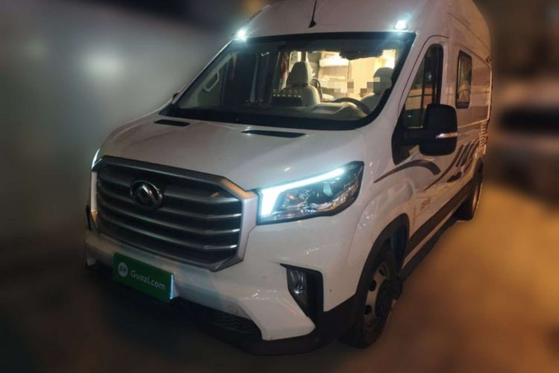 Used SAIC MAXUS V90 RV 2023 2.0T Traveler RVLIFE Fun Edition Front Left 45 Deg