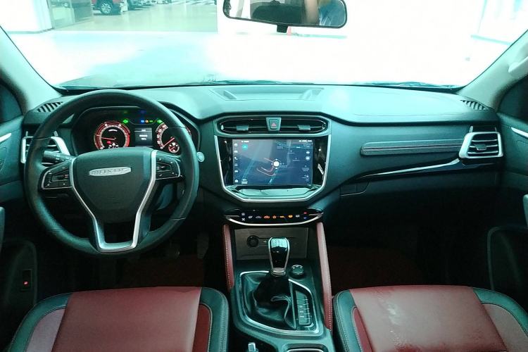 Used SAIC MAXUS Xingji 2023 Starry L 2.0T Diesel Manual 4x4 Elite Edition Long Bed Center Console