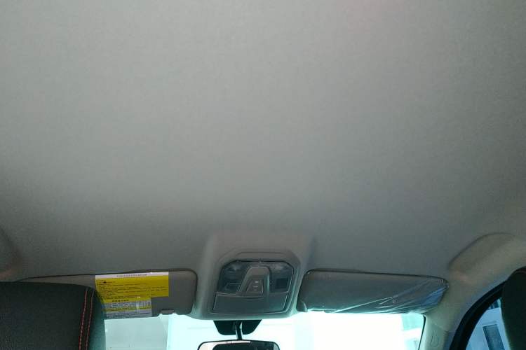 Used SAIC MAXUS Xingji 2023 Starry L 2.0T Diesel Manual 4x4 Elite Edition Long Bed Headliner