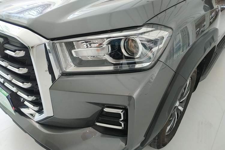Used SAIC MAXUS Xingji 2023 Starry L 2.0T Diesel Manual 4x4 Elite Edition Long Bed Left Front Headlight