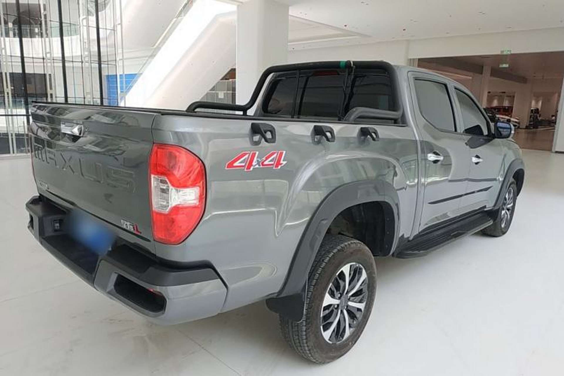 Used SAIC MAXUS Xingji 2023 Starry L 2.0T Diesel Manual 4x4 Elite Edition Long Bed Rear Right 45 Deg